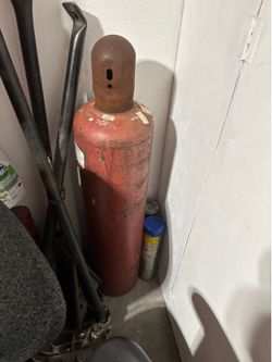 Oxygen and acetylene bottles all must  full