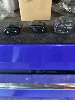 Chevy Steering Wheel buttons