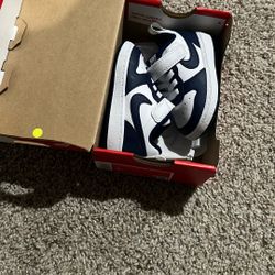 Nike baby Size 4c 