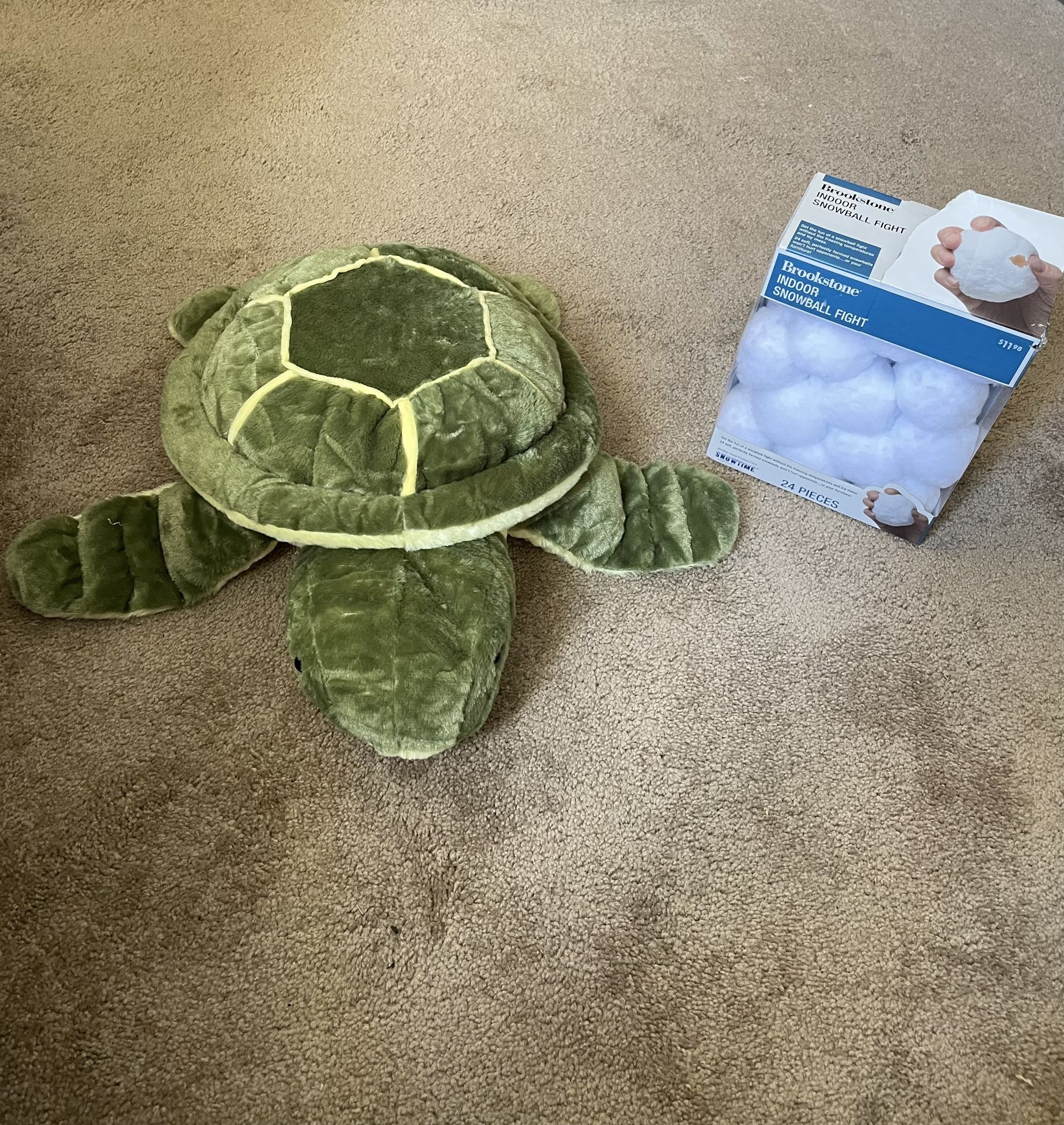 Plush Turtle / Indoor Snowball Fight 