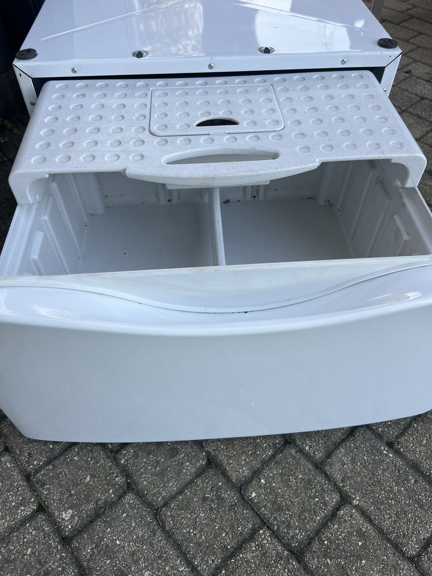 Kenmore Pedestal