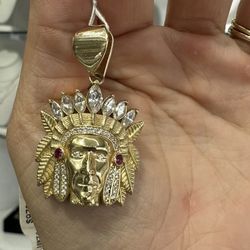 10k Indian Heard Charm 