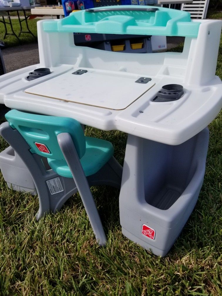 Kids Step 2 Desk