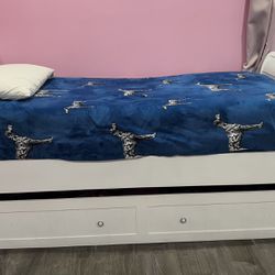 Sleigh Twin Bed w/ Trundle 