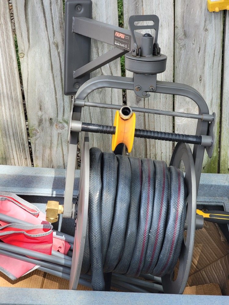 Hose Reel With 100' Hose