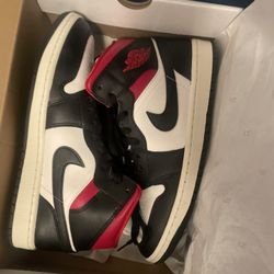 Air Jordan Retro 1 Mid 