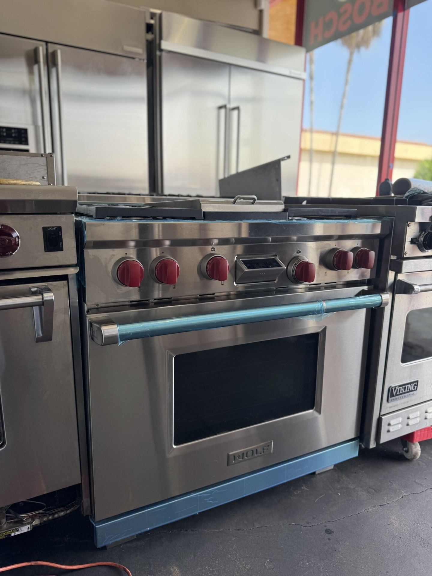 36” Wolf Range Dual Fuel With Flat Griddle