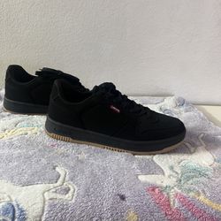 Man Shoes Size 8m
