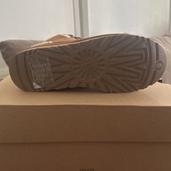 UGG