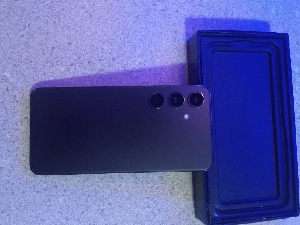 Samsung S24, Charcoal Black