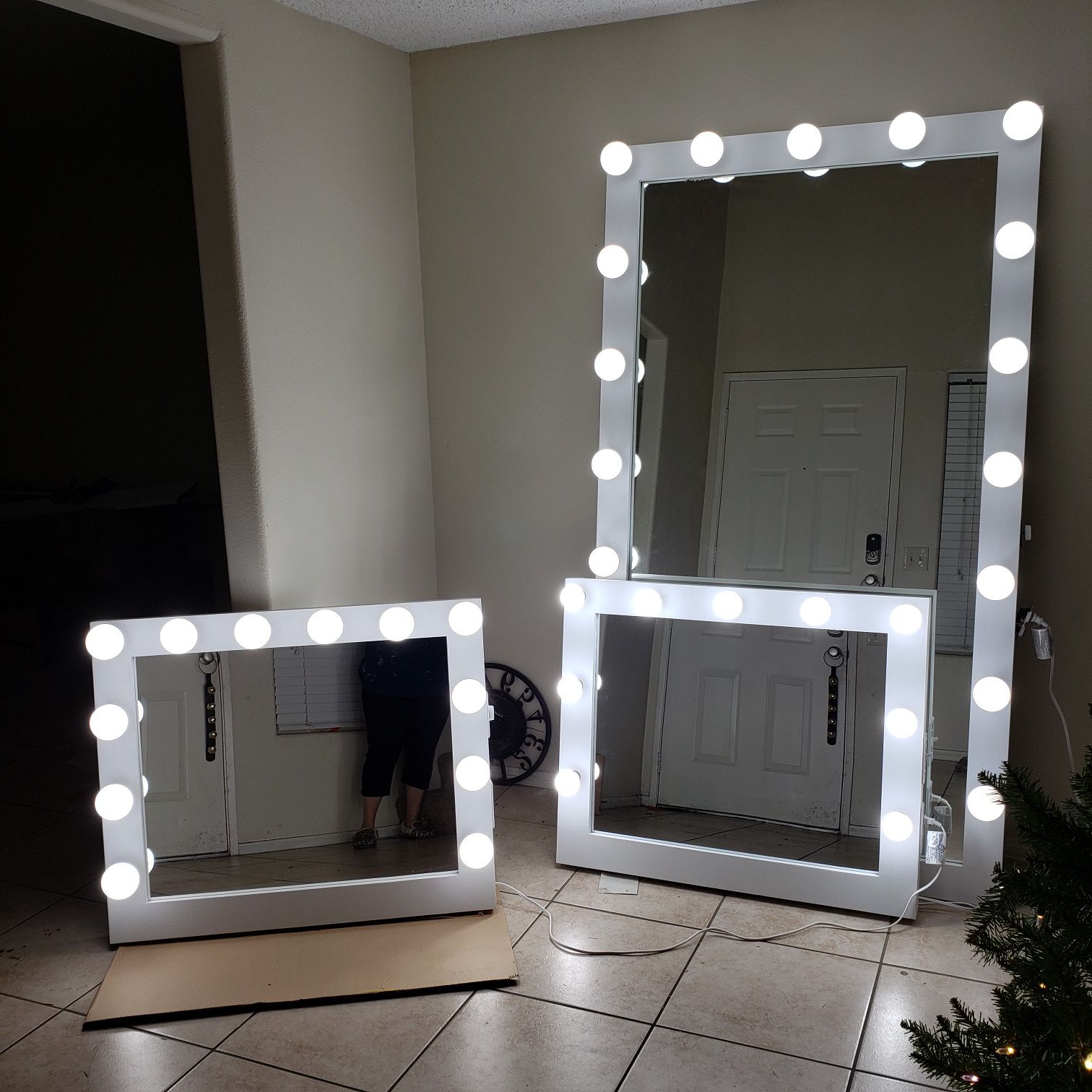 Taking Christmas Orders! Vanity makeup mirrors! Lowest price!