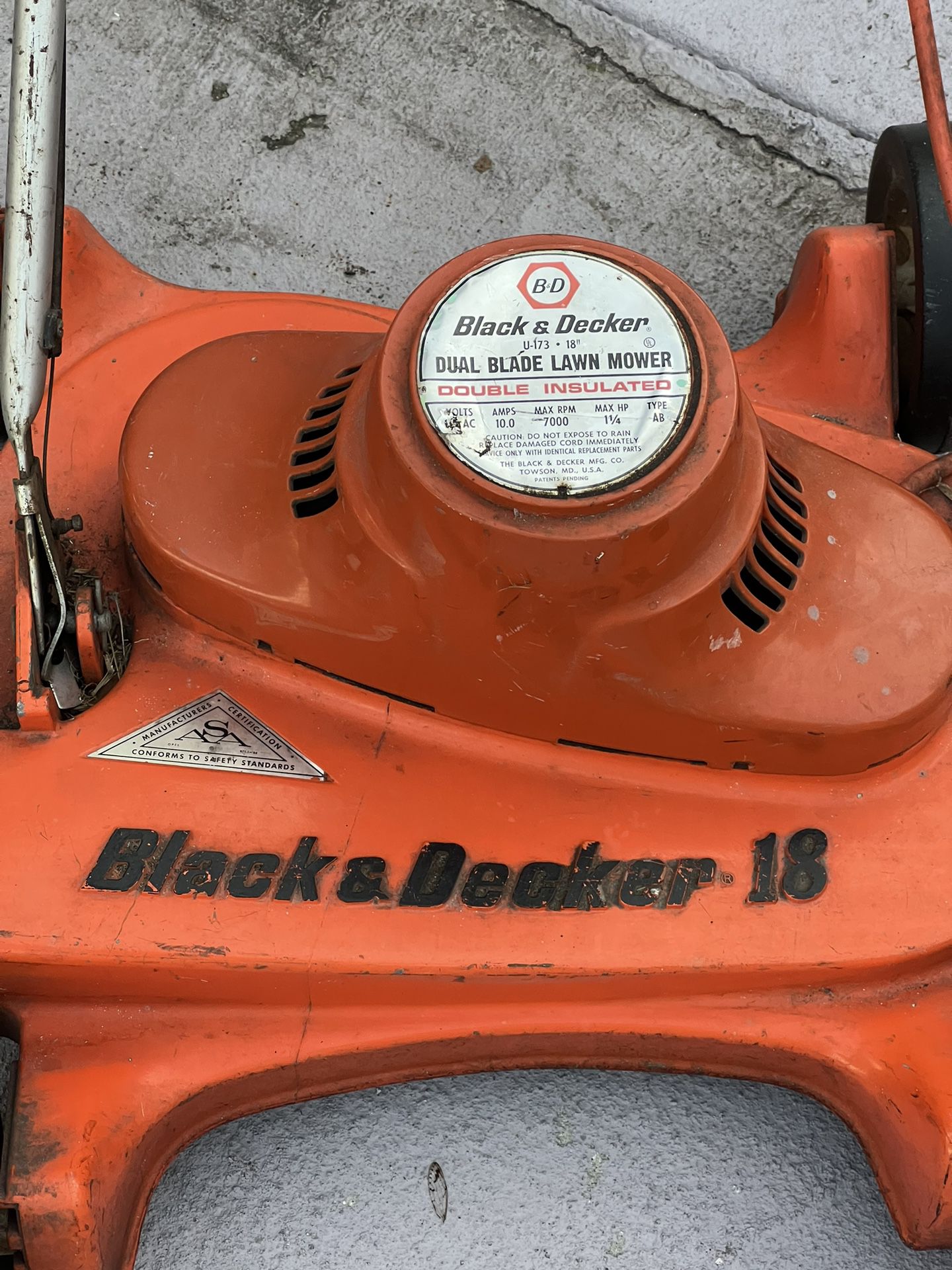 Vintage Black and Decker Electric Lawn mower Made In USA for Sale
