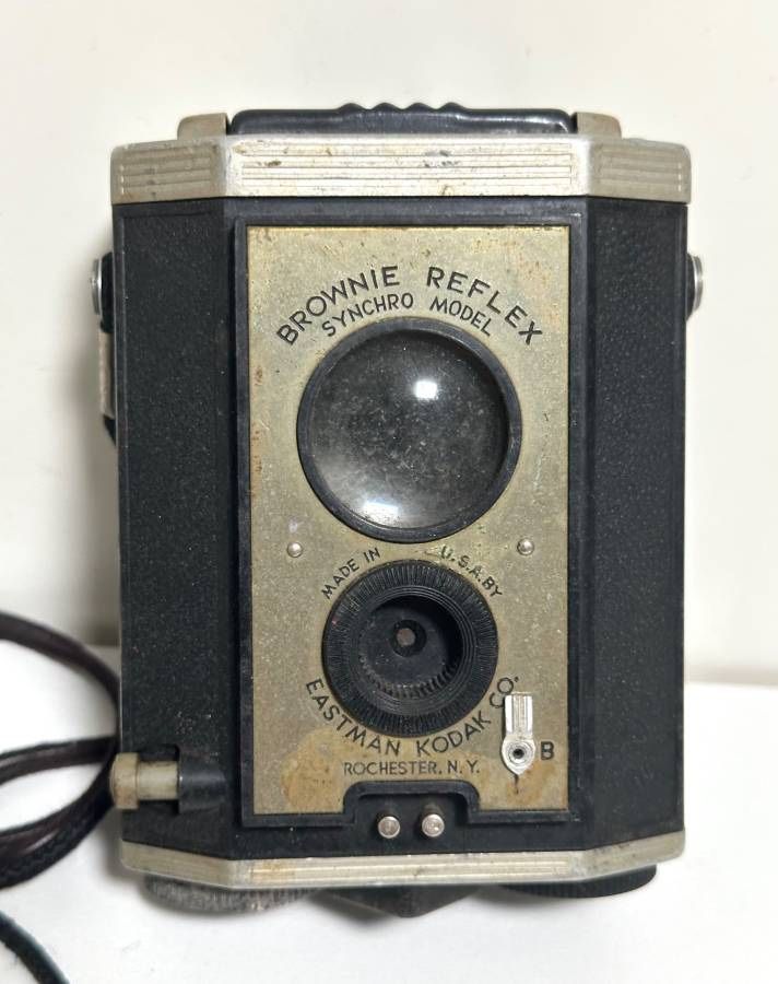 Vintage Collectible Mid 20th Century Eastman Kodak Usa Brownie Reflex Synchro Photograph Camera