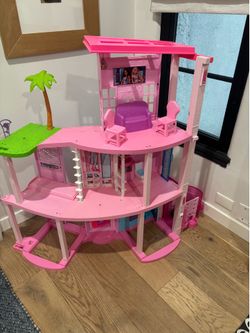 Barbie dream house