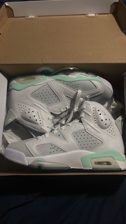 Air Jordan 6 White Mint Green Sneakers size 9