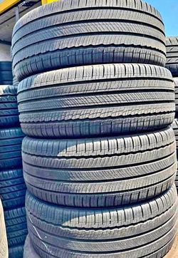 235 45 18 Michelin tires Con 80% de Vida Las 4