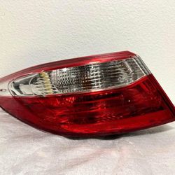 2015 - 2017 TOYOTA CAMRY LH TAIL LIGHT OEM