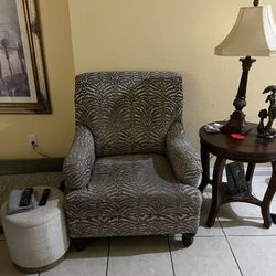 FREE: Sofa Chair 