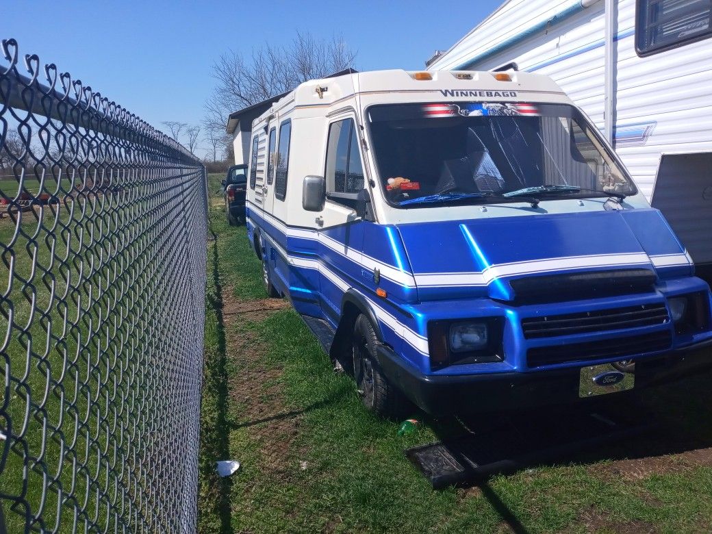 Photo 1983 Winnebago Lesharo