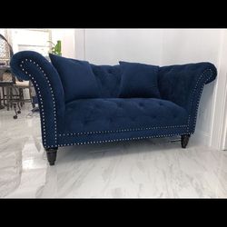 Brand new loveseat ( never been used)