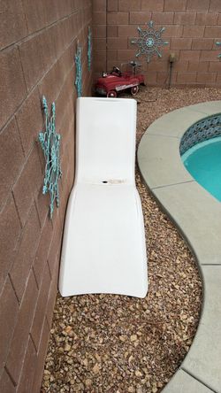 White Plastic Outdoor Chaise Lounge Chair