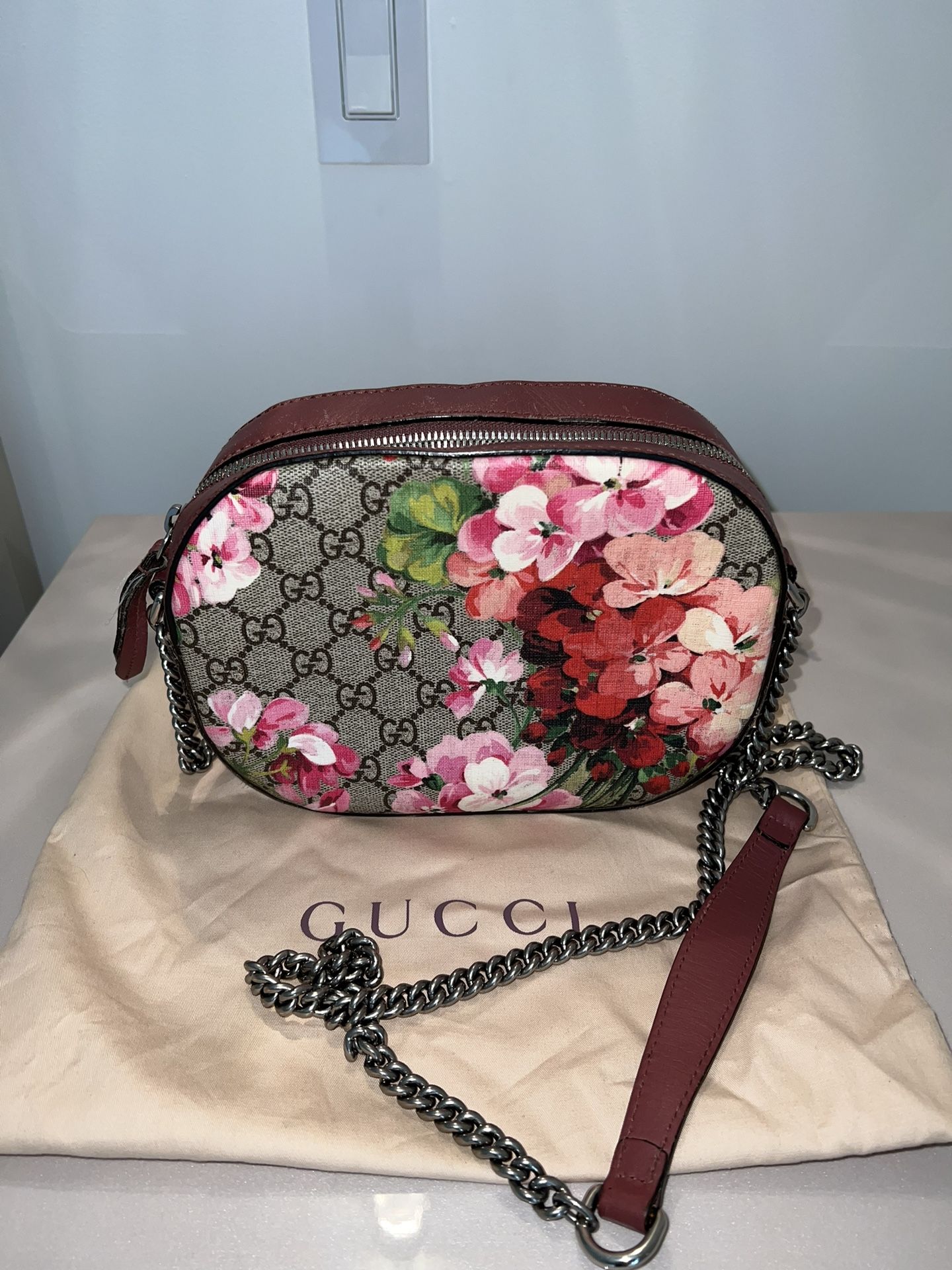 Gucci GG Blooms Supreme Canvas Shoulder Bag