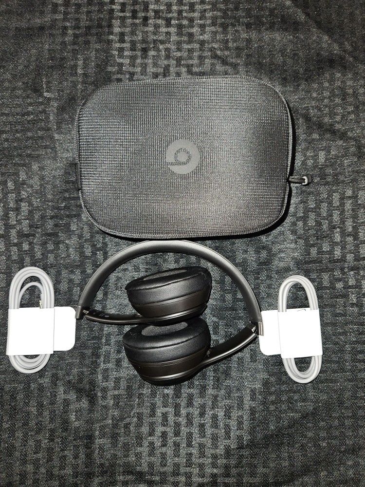 Beats by DRE Solo 4 Wireless On-Ear Headphones - Matte Black / OPEN BOX