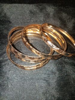 Semanario/ Bracelets