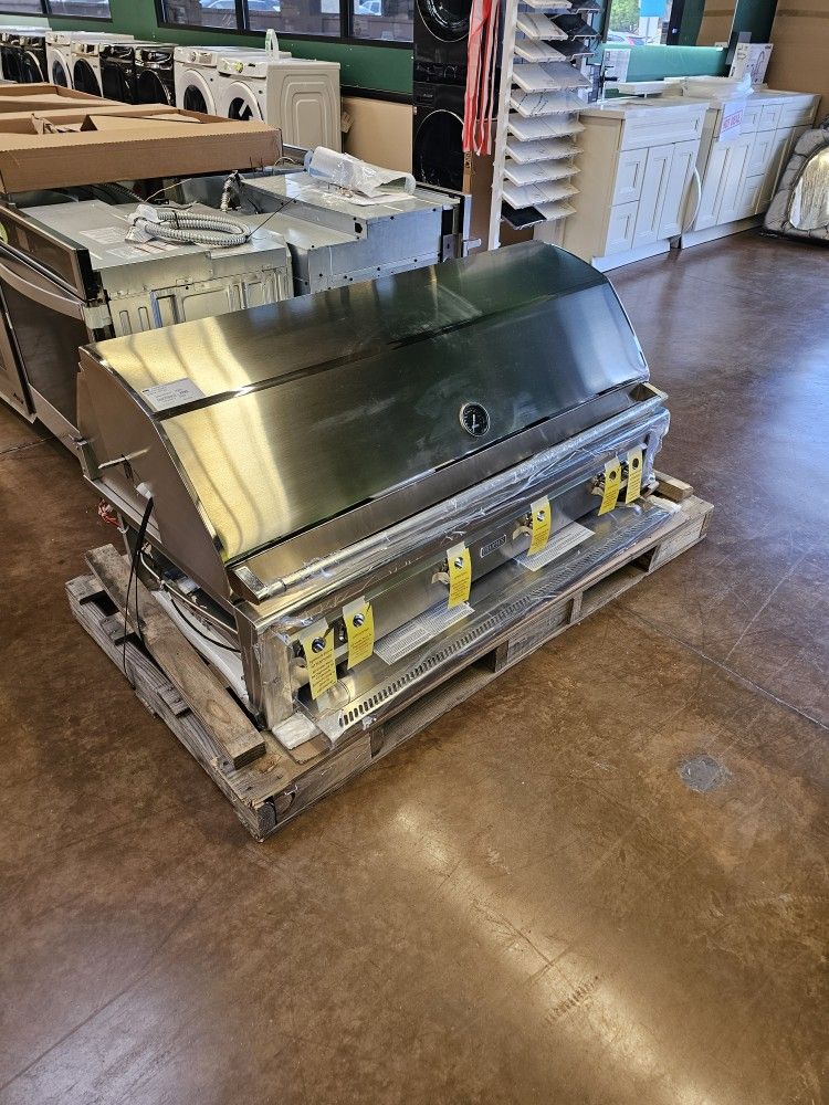 54 Inch Wide BBQ Grill Lynx