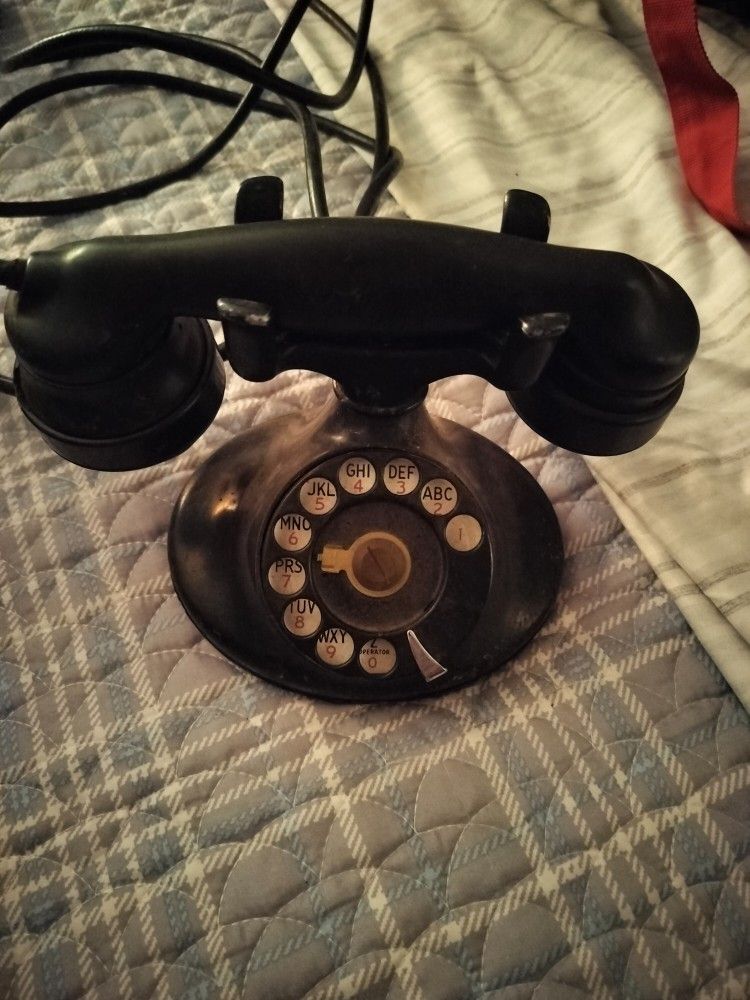 Antique Rotary Dial Phone