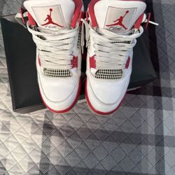 Fire Red Jordan 4 Size 8 