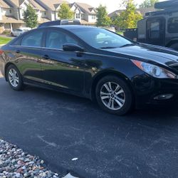Car Hyundai Sonata GLs 2013