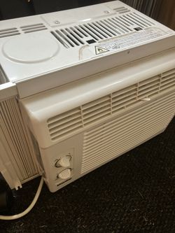 Air Conditioner (2025) Works Excellent 