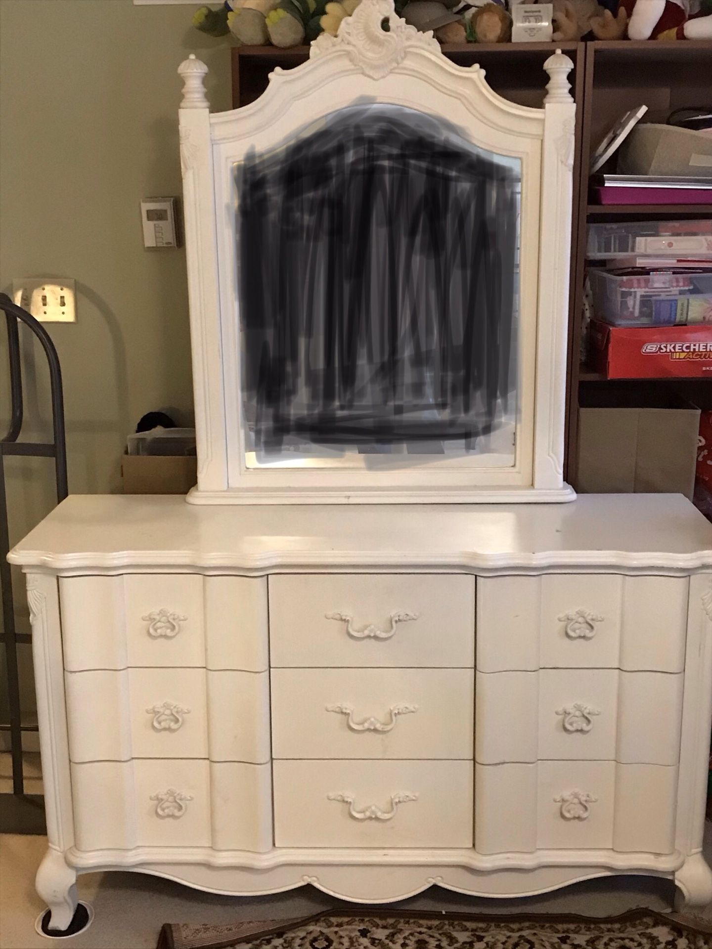 White bedroom set. Reduced!!