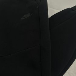 Men’s small Nike Tech Pants / Black 