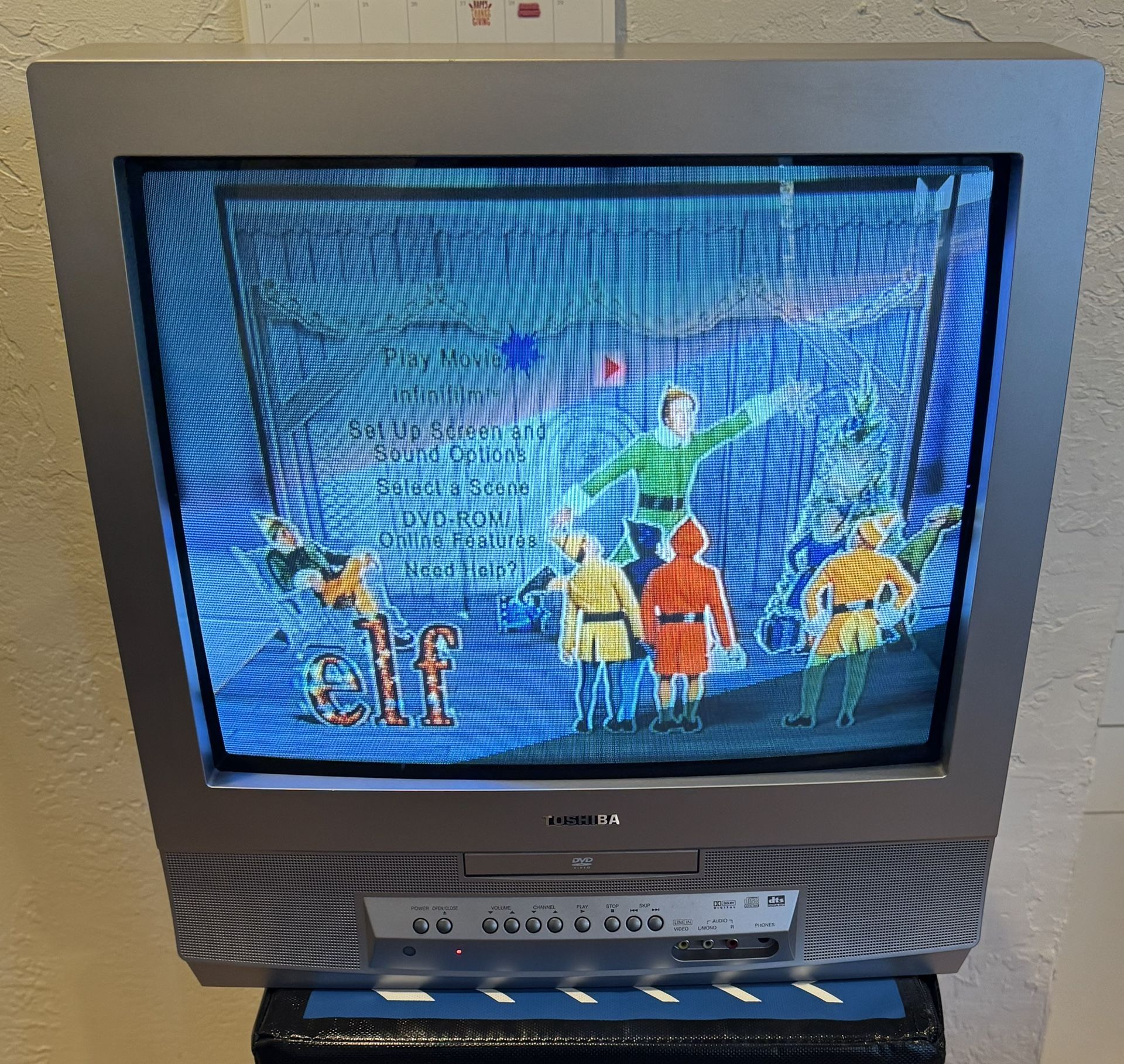 Toshiba MD20P1 20 inch CRT Color TV DVD Combo Retro Gaming 
