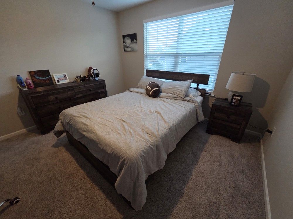 Queen Bedroom Set