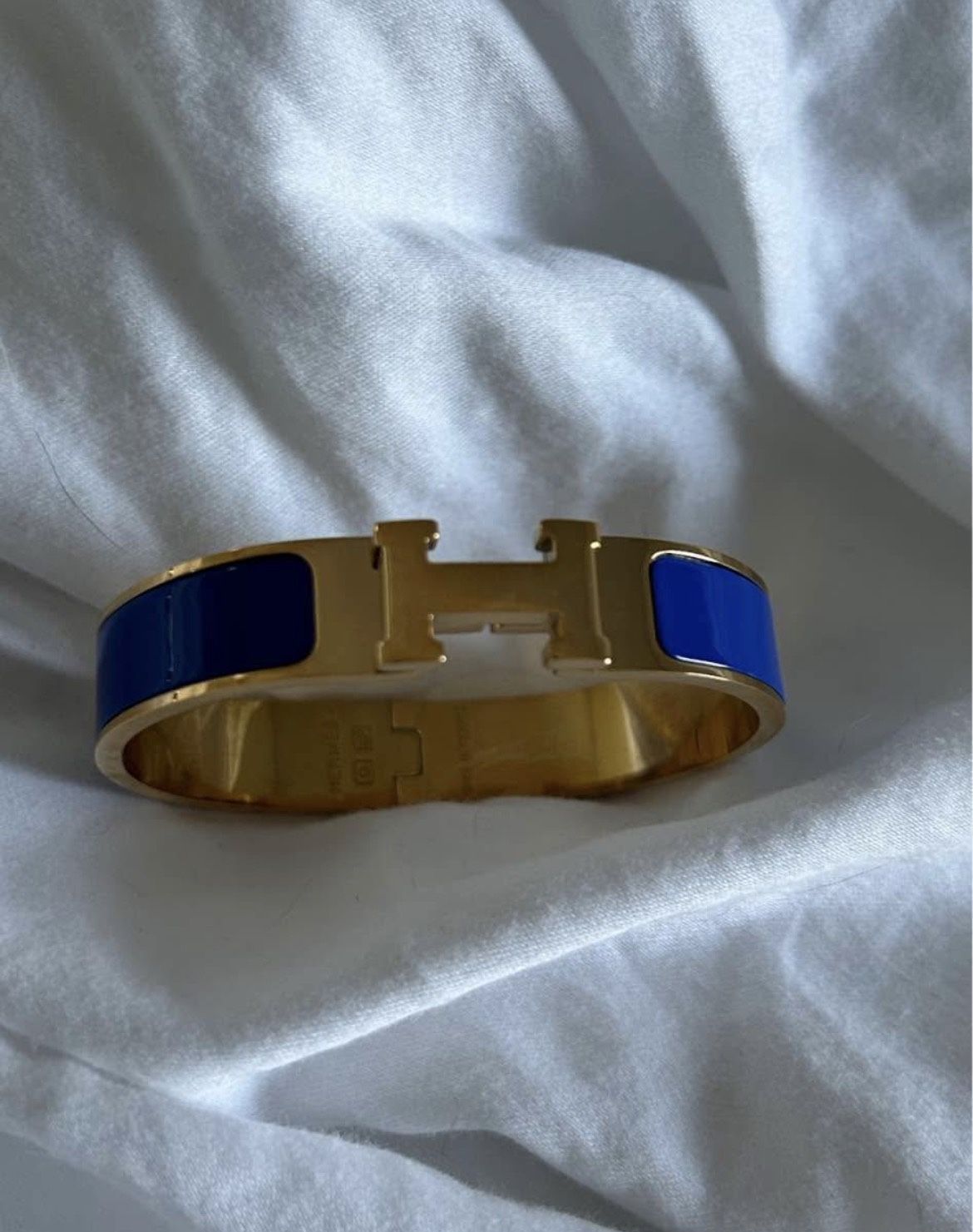 blue bracelet