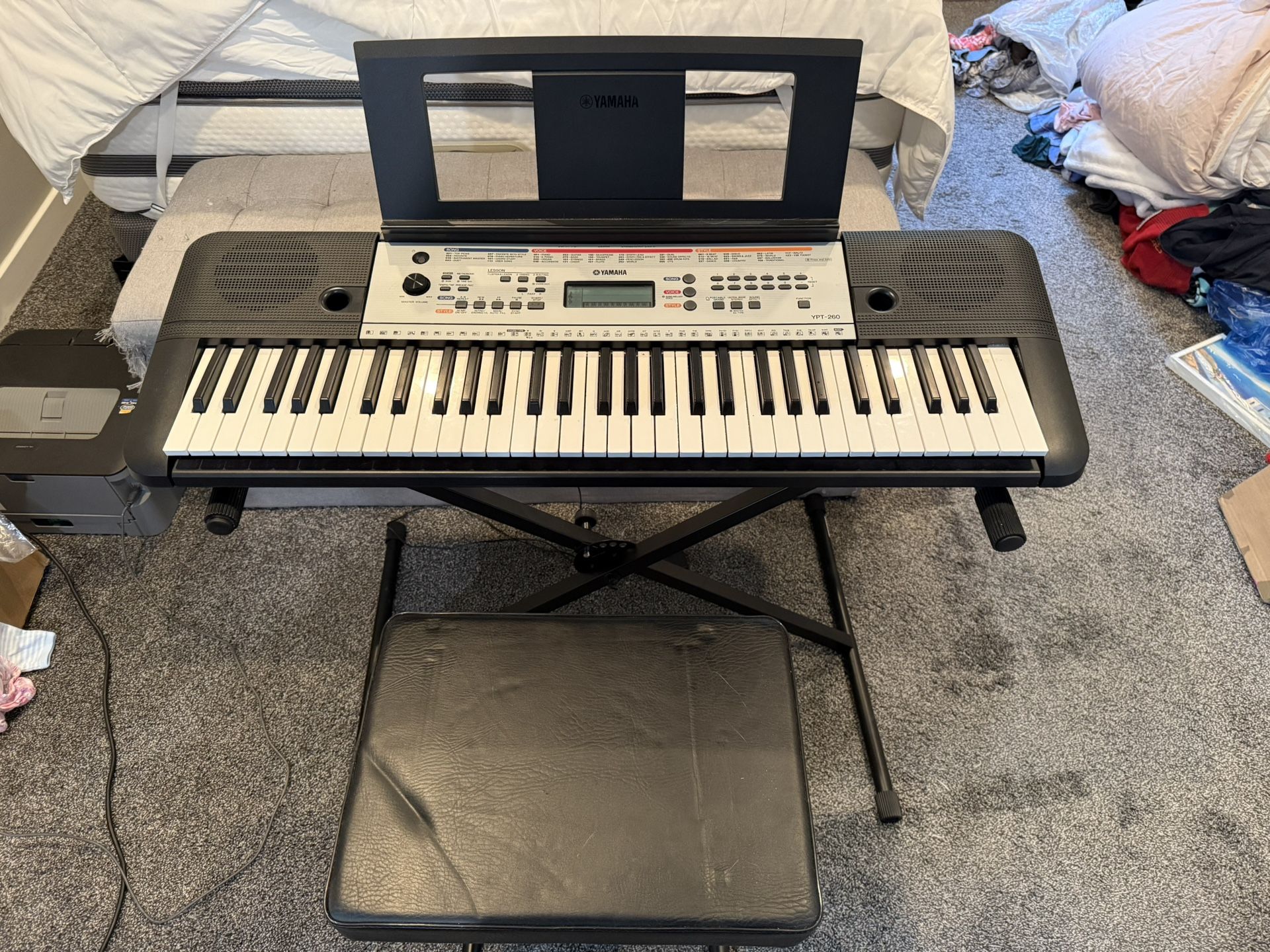 Yamaha YPT-260 Keyboard with Stand & Bench