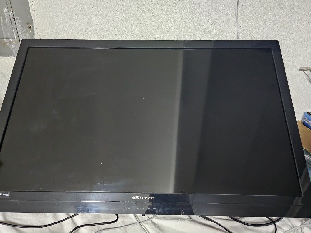 Emerson 39" Class LCD 1080p 60Hz HDTV, LC391EM3