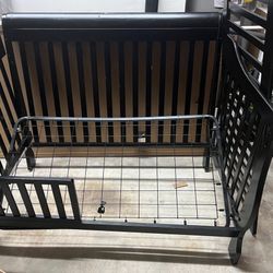 Crib / Transform to Toddler bed, Delta Children  Canton 4 N 1  Convertable 