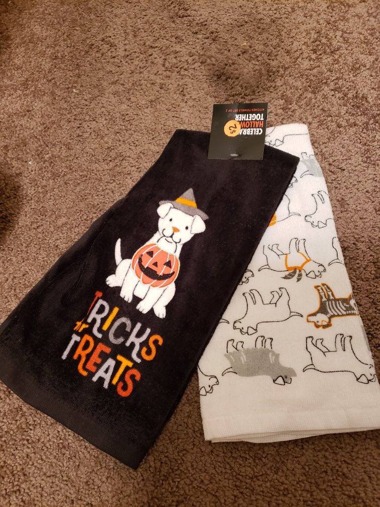 Halloween kitchen towels set of two