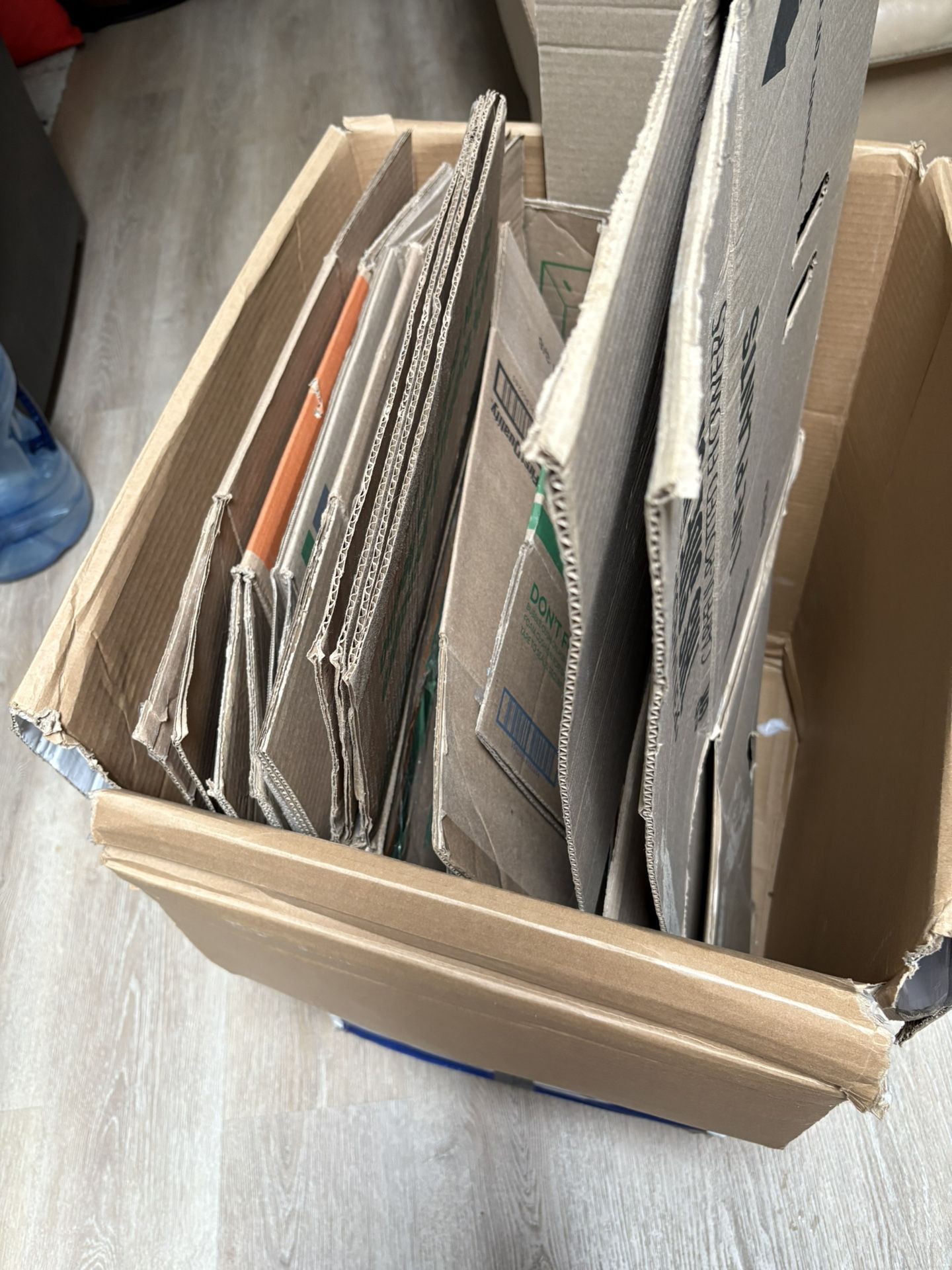 FREE MOVING BOXES