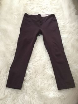 Woman burgundy leggings size small