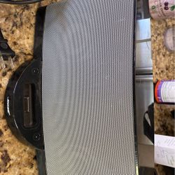 Bose speaker (older plug) 30 pin port