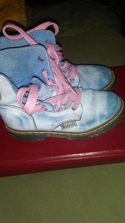 Hartley white leather boots with a tinge of blue