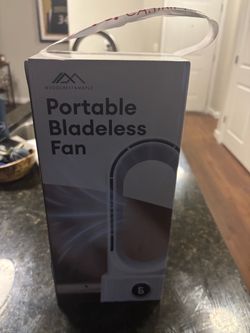 Portable baseless fan