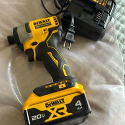 DE WALT 2 0 V IMPACTO 