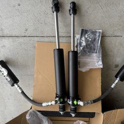 Fox Jeep JK Front 2.5” Shocks Brand New 