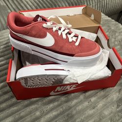 BRAND NEW Nike W Legacy Lift Shoes